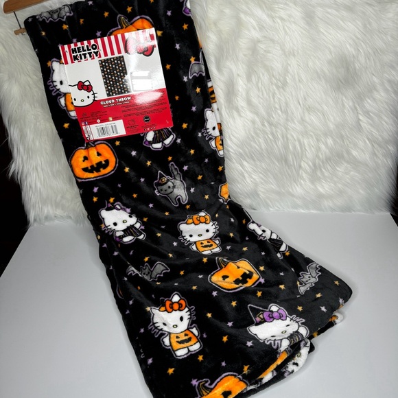 Hello Kitty Other - NEW 2024 Hello Kitty Halloween Blanket Plush Cloud Throw Sanrio Black 60"x70"
